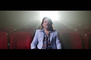 Il nuovo videoclip di Peppe Voltarelli 'Au cinema'