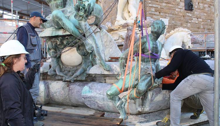 Firenze festeggia il restauro del Biancone: la Fontana di Nettuno in piazza Signoria