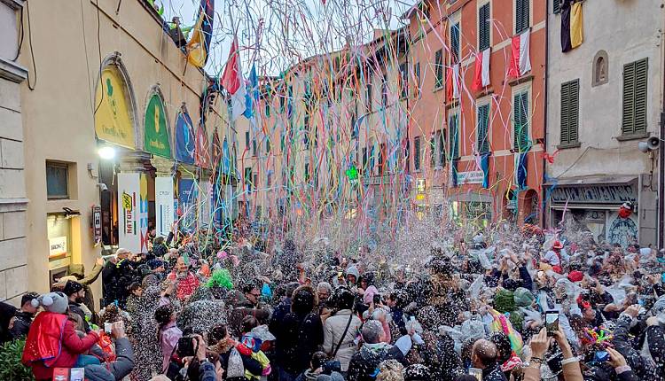 Carnevale di Foiano: terza domenica con la sfilata in Viale Umberto I