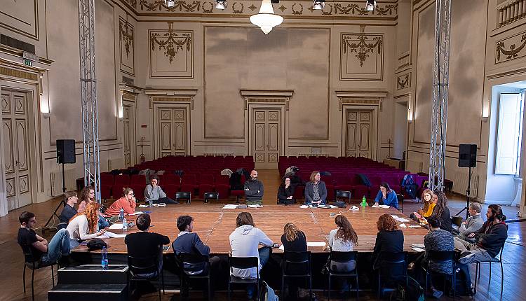​La Fondazione Teatro della Toscana presenta Parliamone…