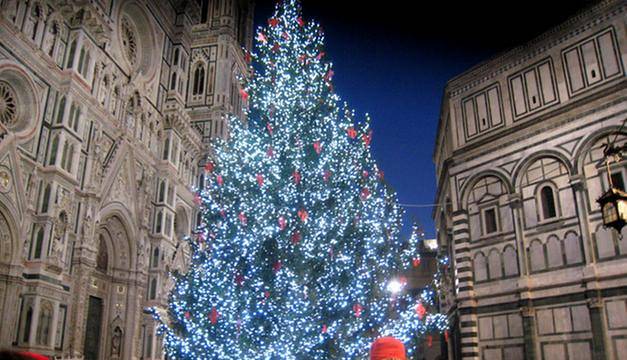 Evento Accensione degli alberi di Natale 2023 Firenze città