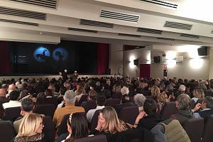 Certaldo: pienone al Teatro Boccaccio per Benvenuti e Caselli