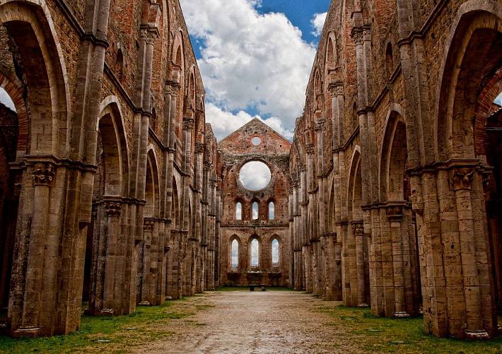 Evento Escursione guidata a San Galgano - Andare a Zonzo Trekking ed Escursioni