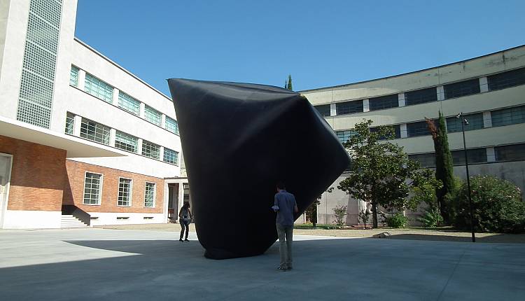 Aria Days: le grandi sculture aerosolari di Tomás Saraceno