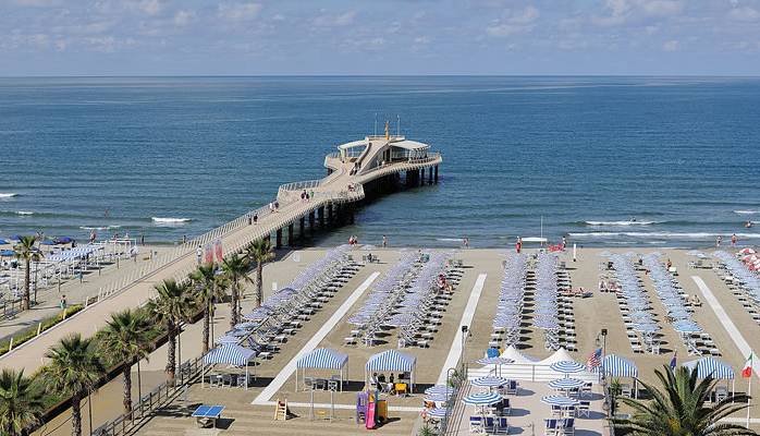 Lido di Camaiore: l’ex cinema Arlecchino sarà centro polifunzionale