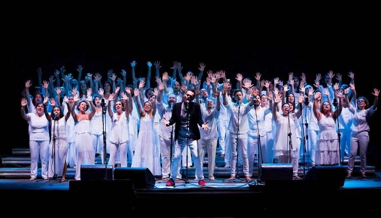 Pilgrims Choir incontra per una sera Le Signorine