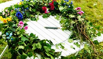 Evento Midsommar: coroncine di fiori  Ikea