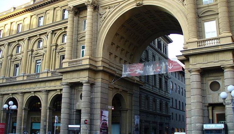Evento Passeggiate Letterarie nella Firenze capitale -Piazza della Repubblica Biblioteca delle Oblate