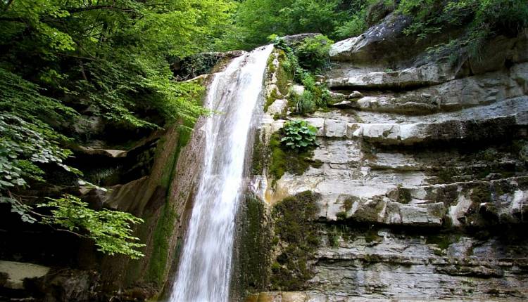 Evento Escursione guidata alle Cascate dell'Acquacheta Andare a Zonzo Trekking ed Escursioni