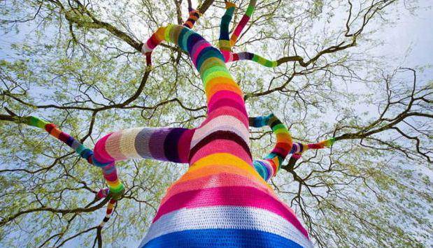 Evento Esposizione di Urban Knitting Piazza Antonio Gramsci