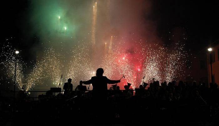 Evento Concerto con spettacolo pirotecnico per la Festa della Repubblica Piazza Marsilio Ficino - Figline Valdarno