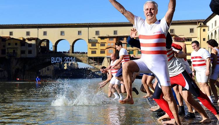 Evento Tradizionale tuffo in Arno alla Canottieri Firenze Società Canottieri Firenze