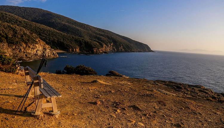 Evento Escursione Guidata a Buca delle Fate Andare a Zonzo Trekking ed Escursioni