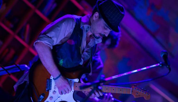 Evento Led Kajal acoustic duo: Khaled Hamud Hard Rock Cafe